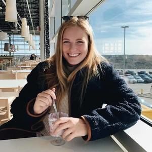 Meet your Posher, Becca